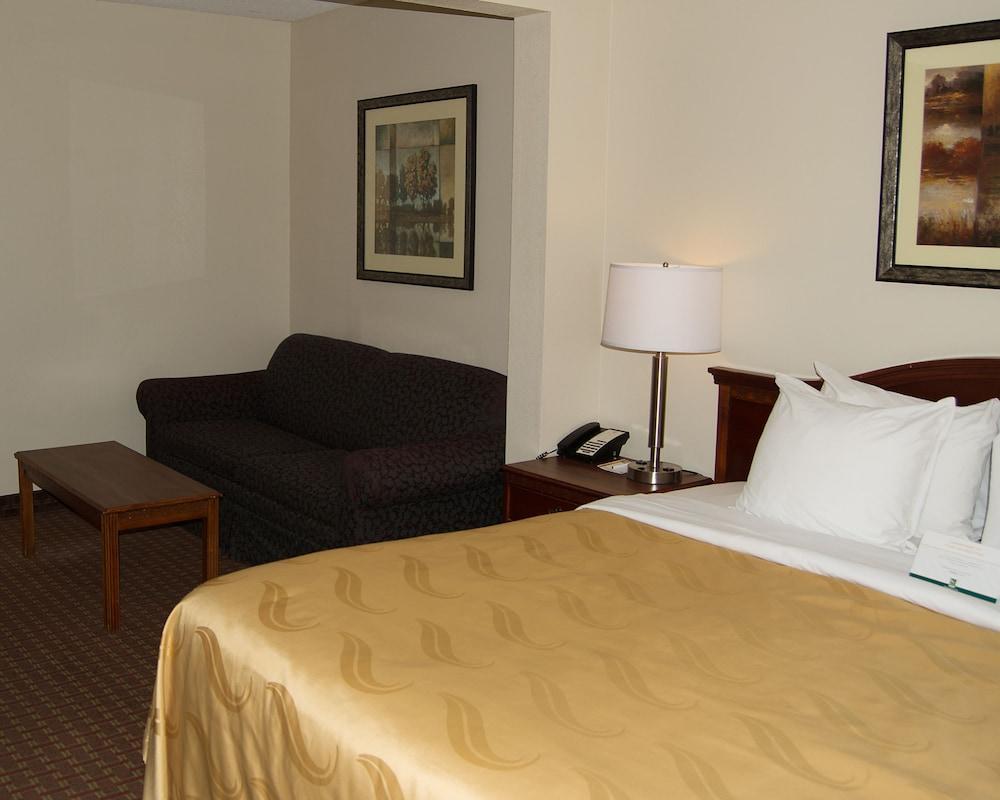 Quality Inn & Suites Lexington Near I-64 And I-81 Timber Ridge Eksteriør billede