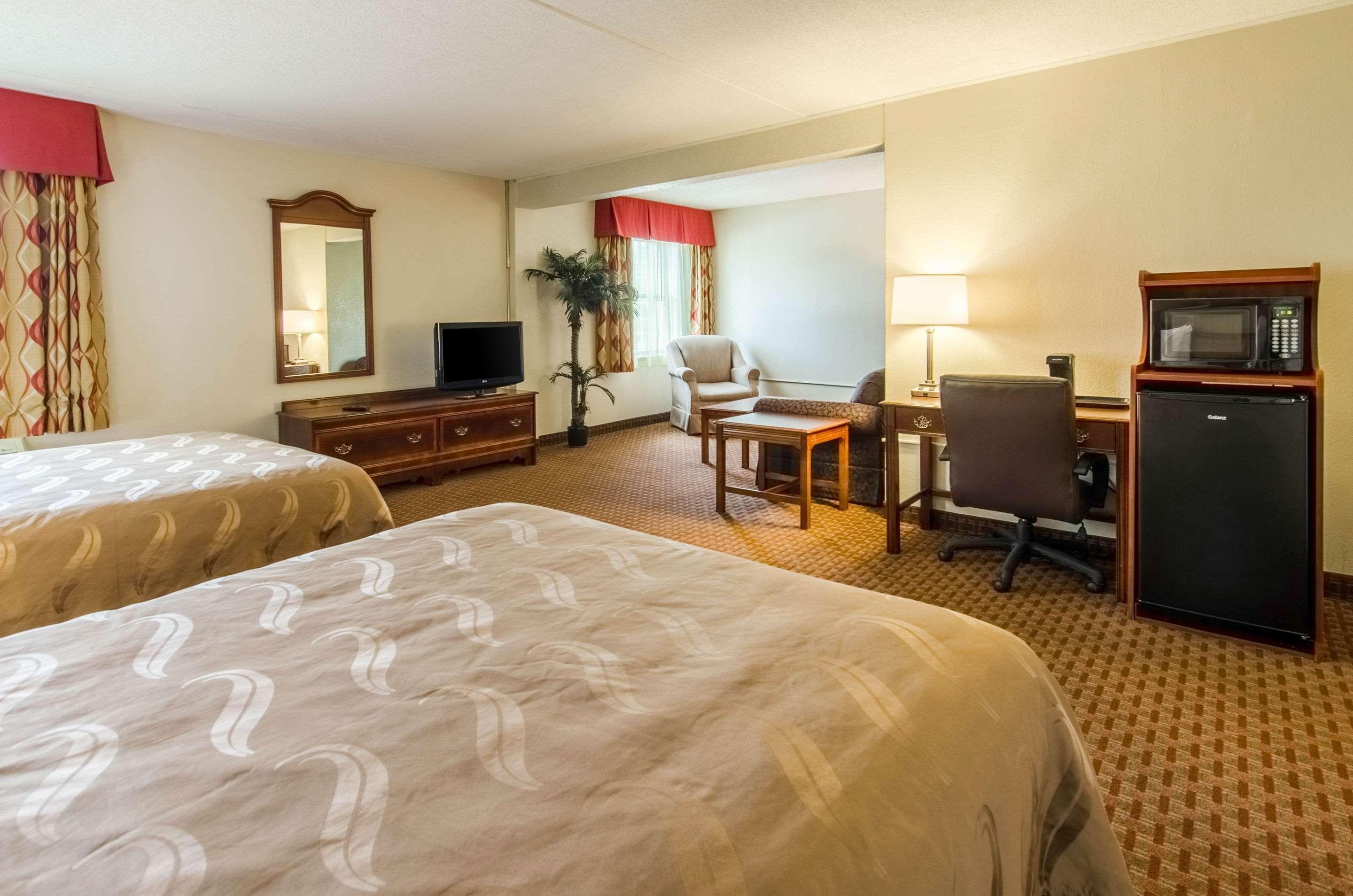 Quality Inn & Suites Lexington Near I-64 And I-81 Timber Ridge Eksteriør billede