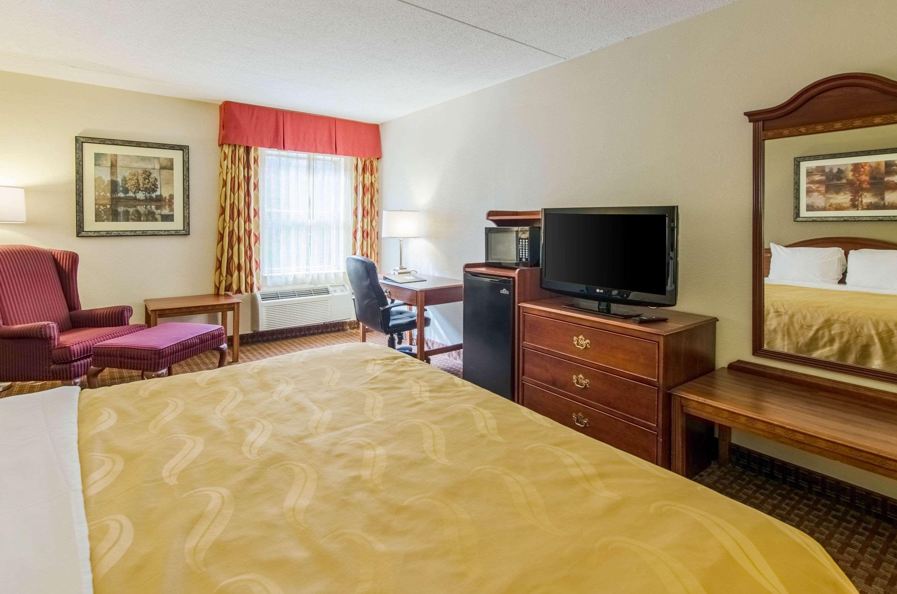Quality Inn & Suites Lexington Near I-64 And I-81 Timber Ridge Eksteriør billede