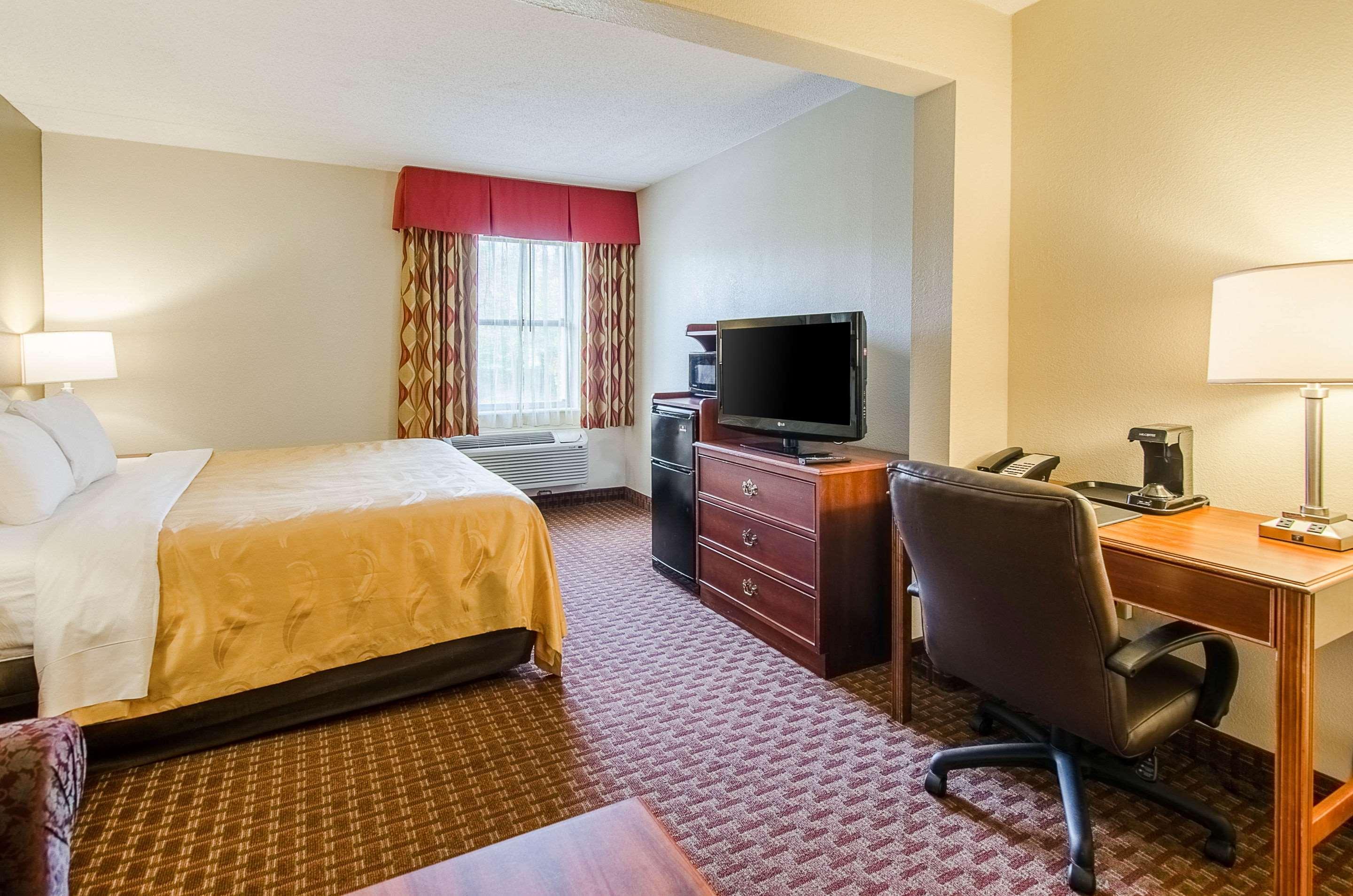 Quality Inn & Suites Lexington Near I-64 And I-81 Timber Ridge Eksteriør billede