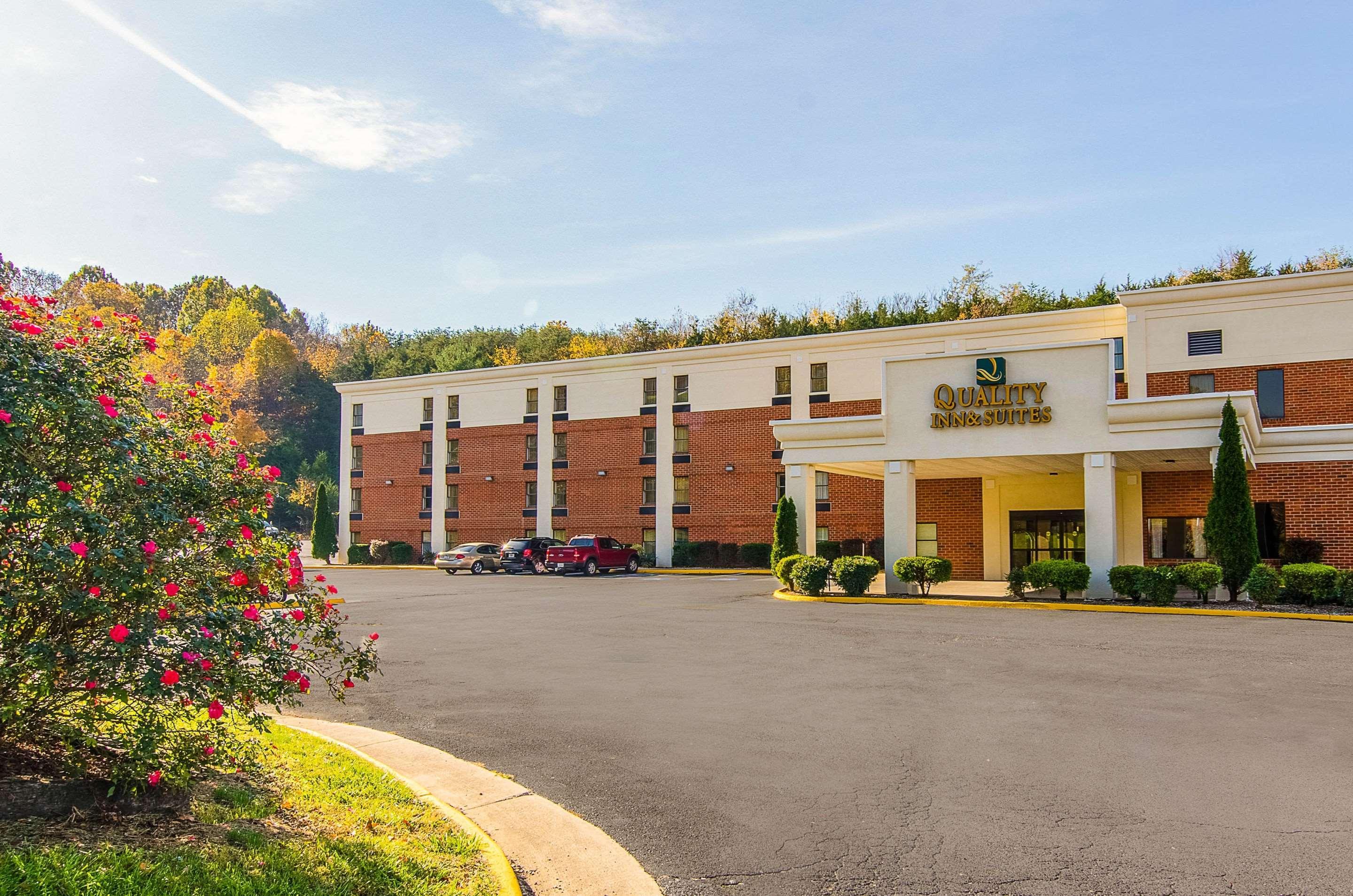 Quality Inn & Suites Lexington Near I-64 And I-81 Timber Ridge Eksteriør billede