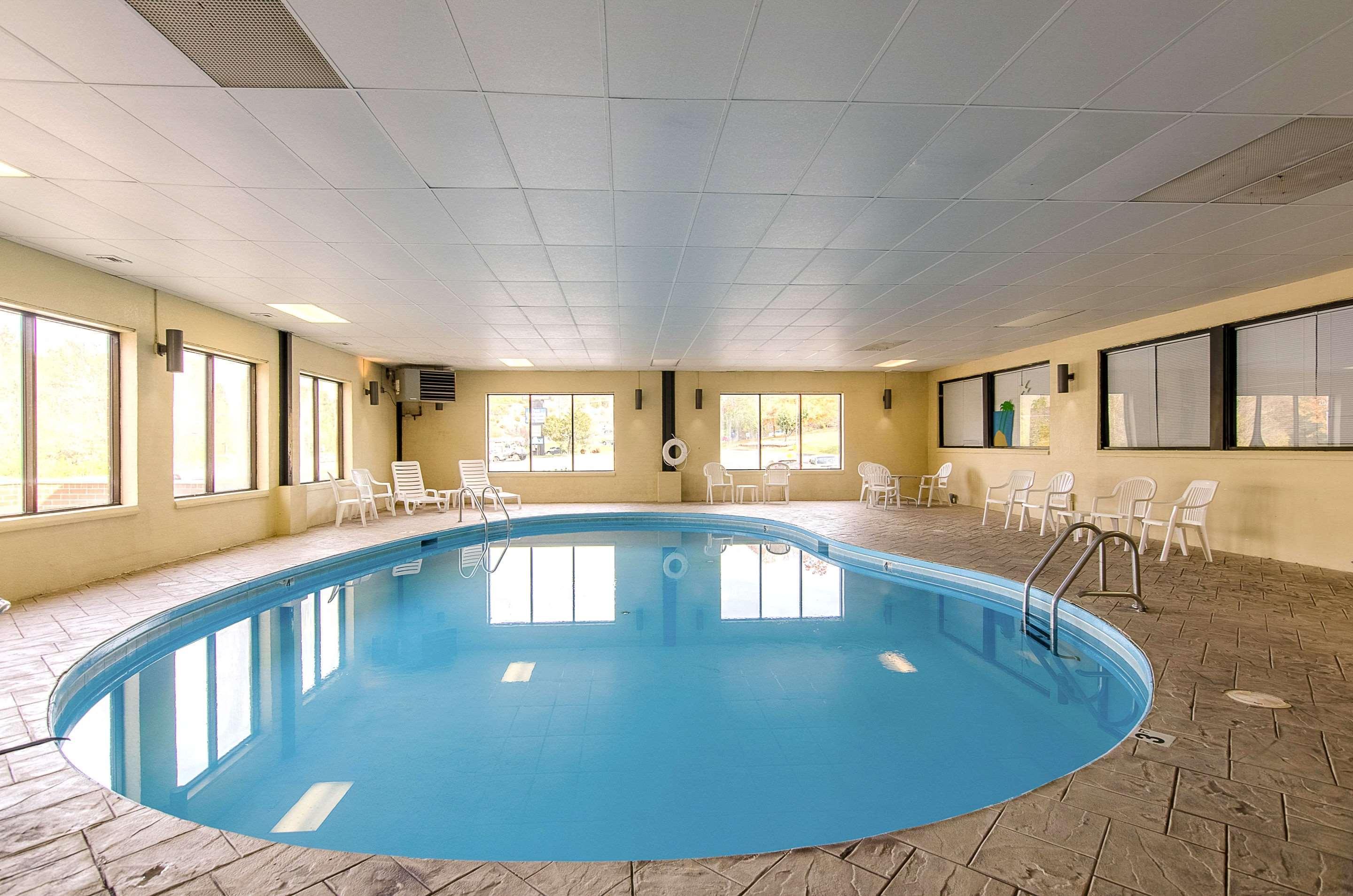 Quality Inn & Suites Lexington Near I-64 And I-81 Timber Ridge Eksteriør billede