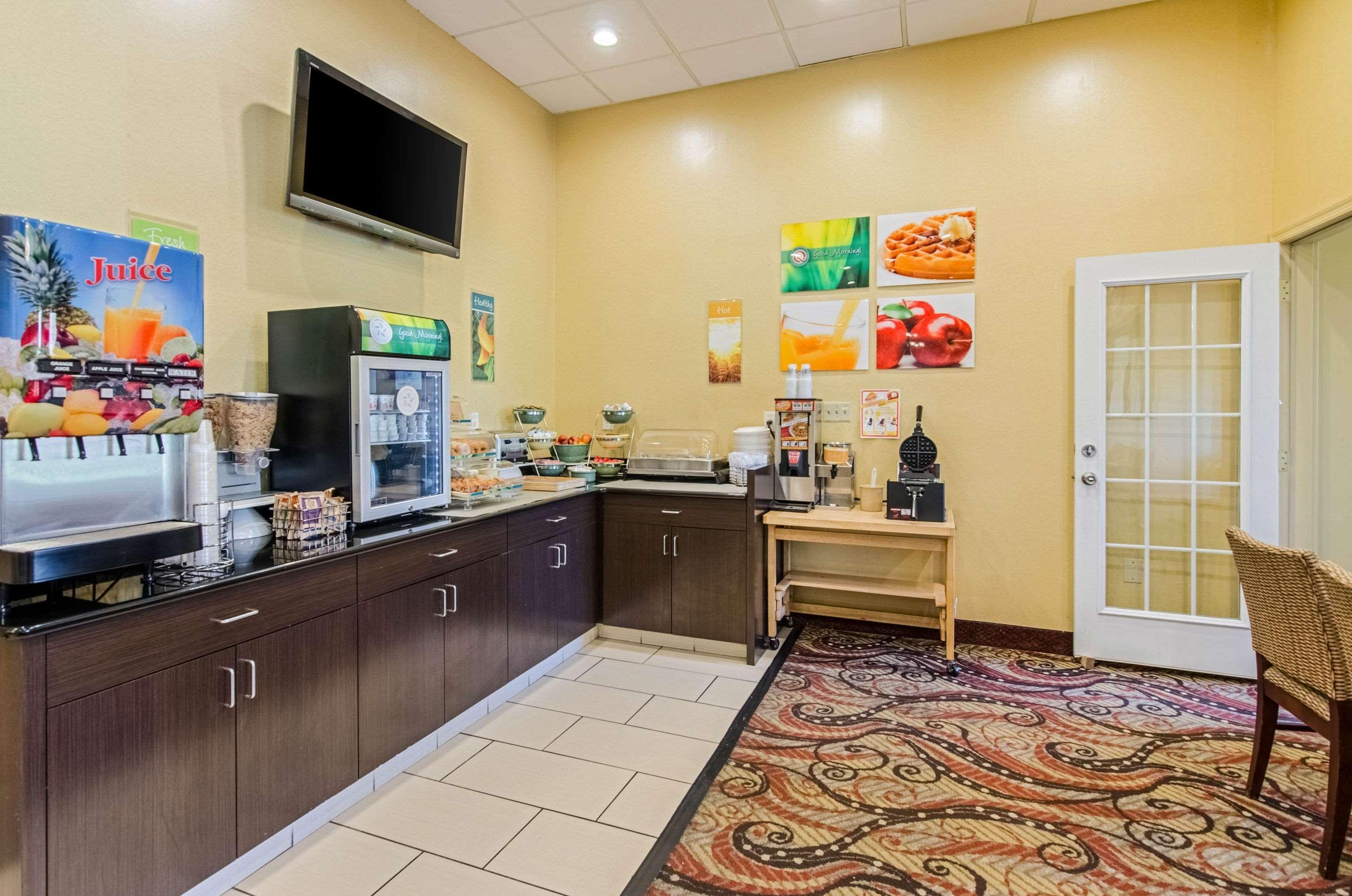 Quality Inn & Suites Lexington Near I-64 And I-81 Timber Ridge Eksteriør billede