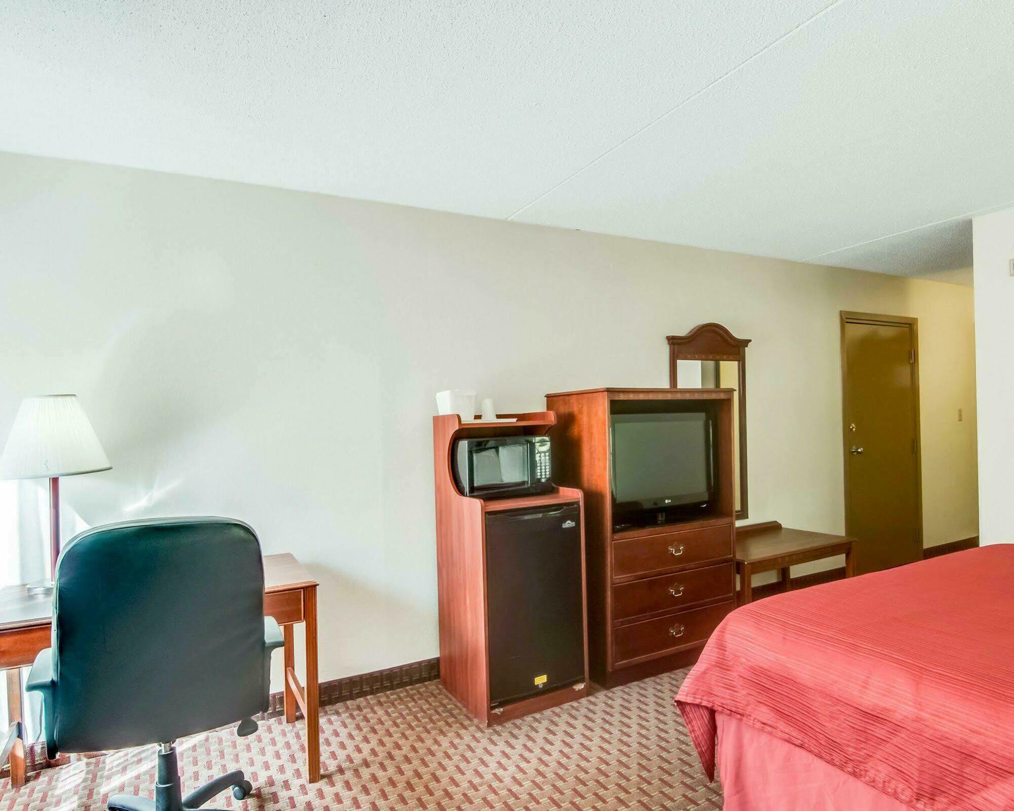 Quality Inn & Suites Lexington Near I-64 And I-81 Timber Ridge Eksteriør billede
