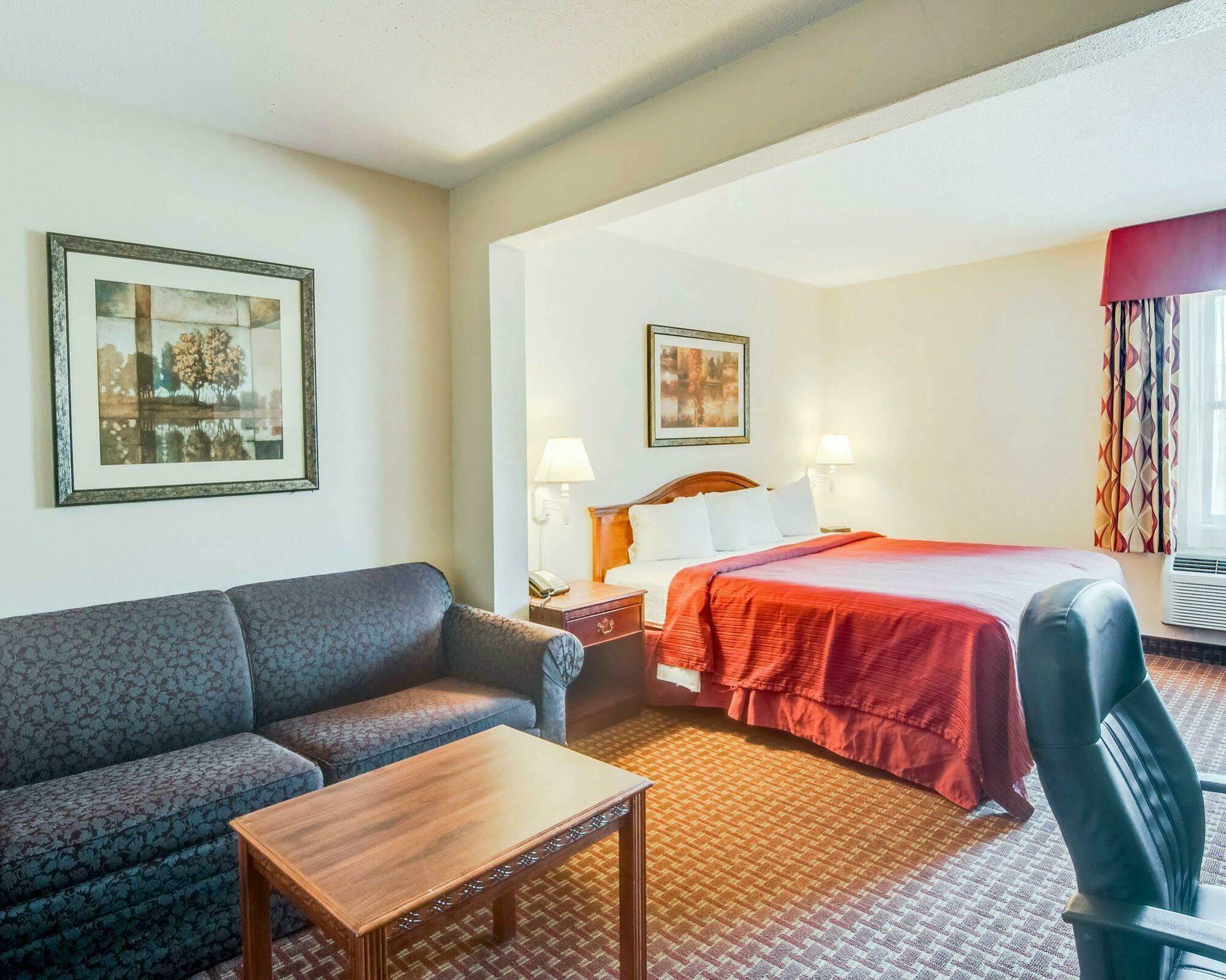 Quality Inn & Suites Lexington Near I-64 And I-81 Timber Ridge Eksteriør billede